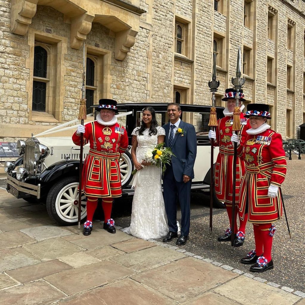 Asian Bride and groom | Wedding Car Hire